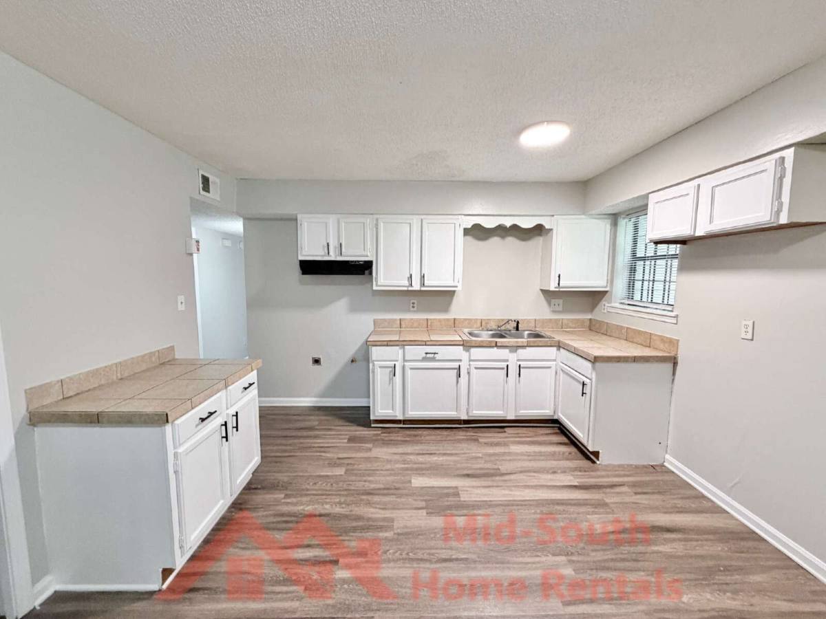 Townhouse for rent at 3829 Walsingham Dr, Memphis, TN 38128
