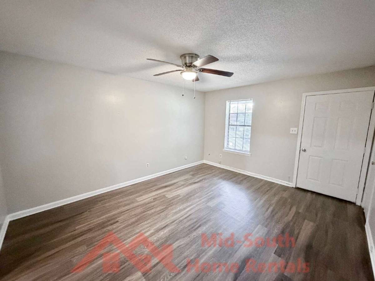 Townhouse for rent at 3829 Walsingham Dr, Memphis, TN 38128