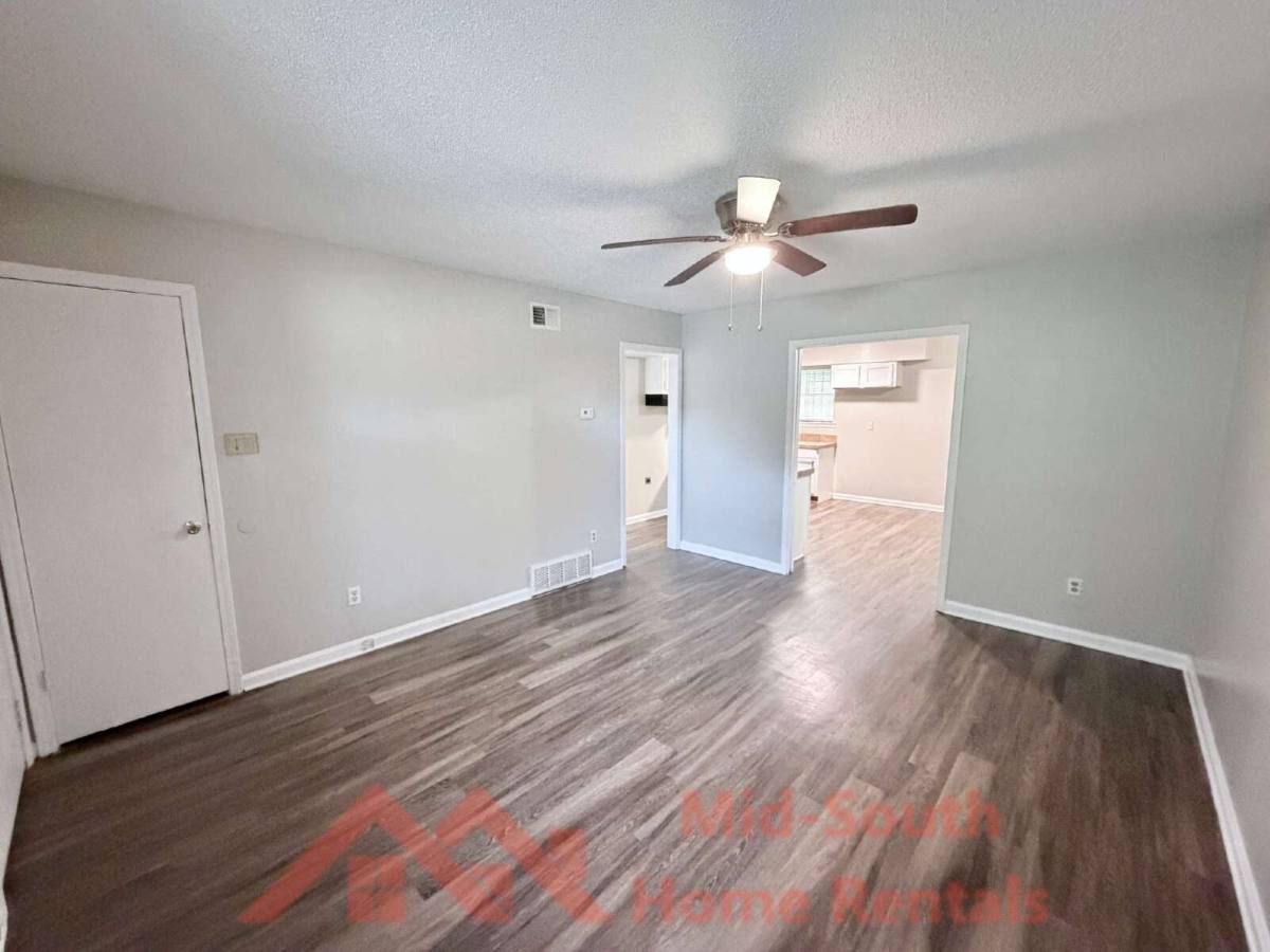 Townhouse for rent at 3829 Walsingham Dr, Memphis, TN 38128