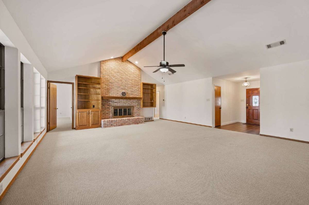 House for rent at 507 Crestview Dr, Grapevine, TX 76051