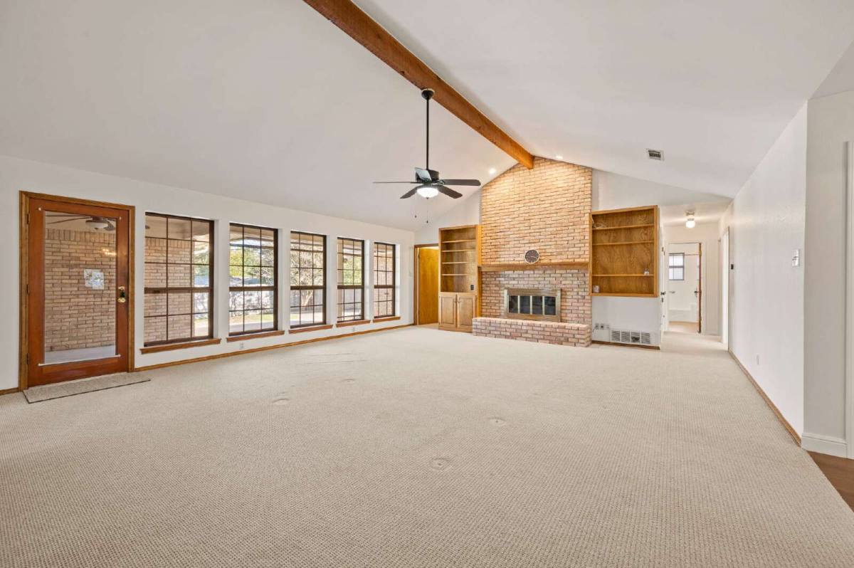 House for rent at 507 Crestview Dr, Grapevine, TX 76051