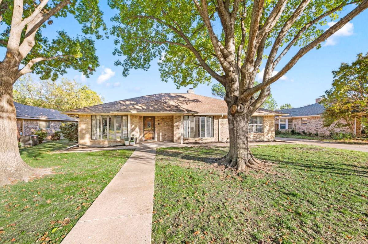 House for rent at 507 Crestview Dr, Grapevine, TX 76051