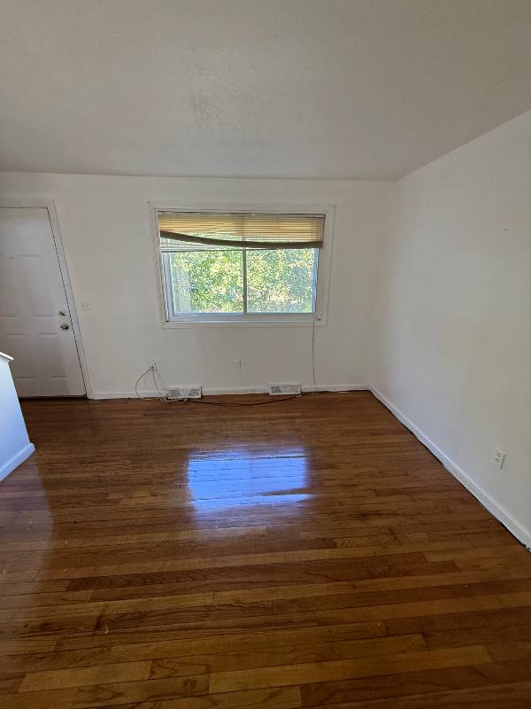 Townhouse for rent at 161 Martin St #8, Hartford, CT 06106
