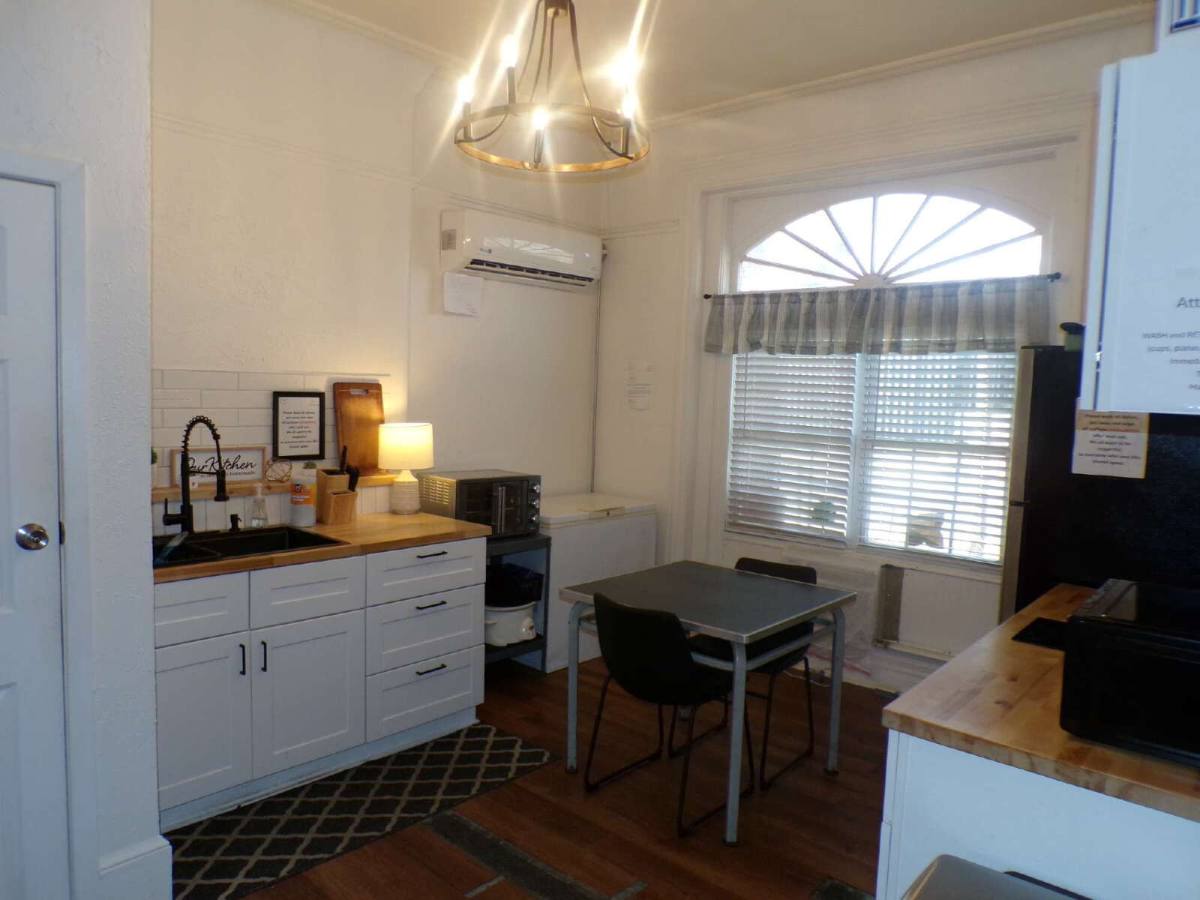 Apartment for rent at 308 E Jacob St Rm #7, Louisville, KY 40203