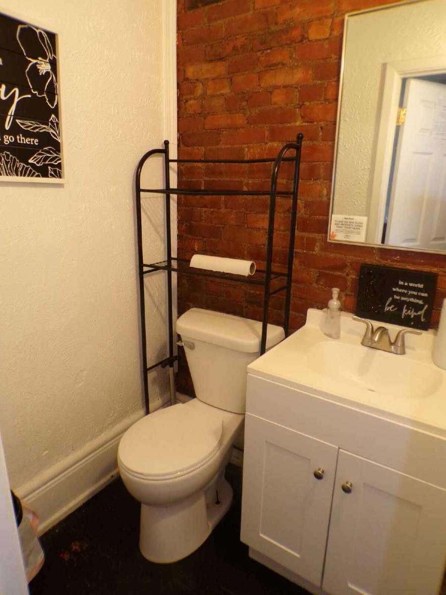 Apartment for rent at 308 E Jacob St Rm #7, Louisville, KY 40203