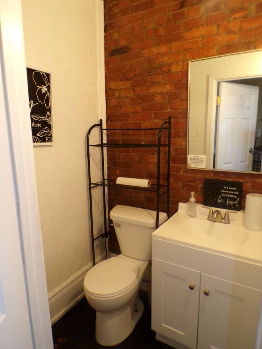 Apartment for rent at 308 E Jacob St Rm #7, Louisville, KY 40203