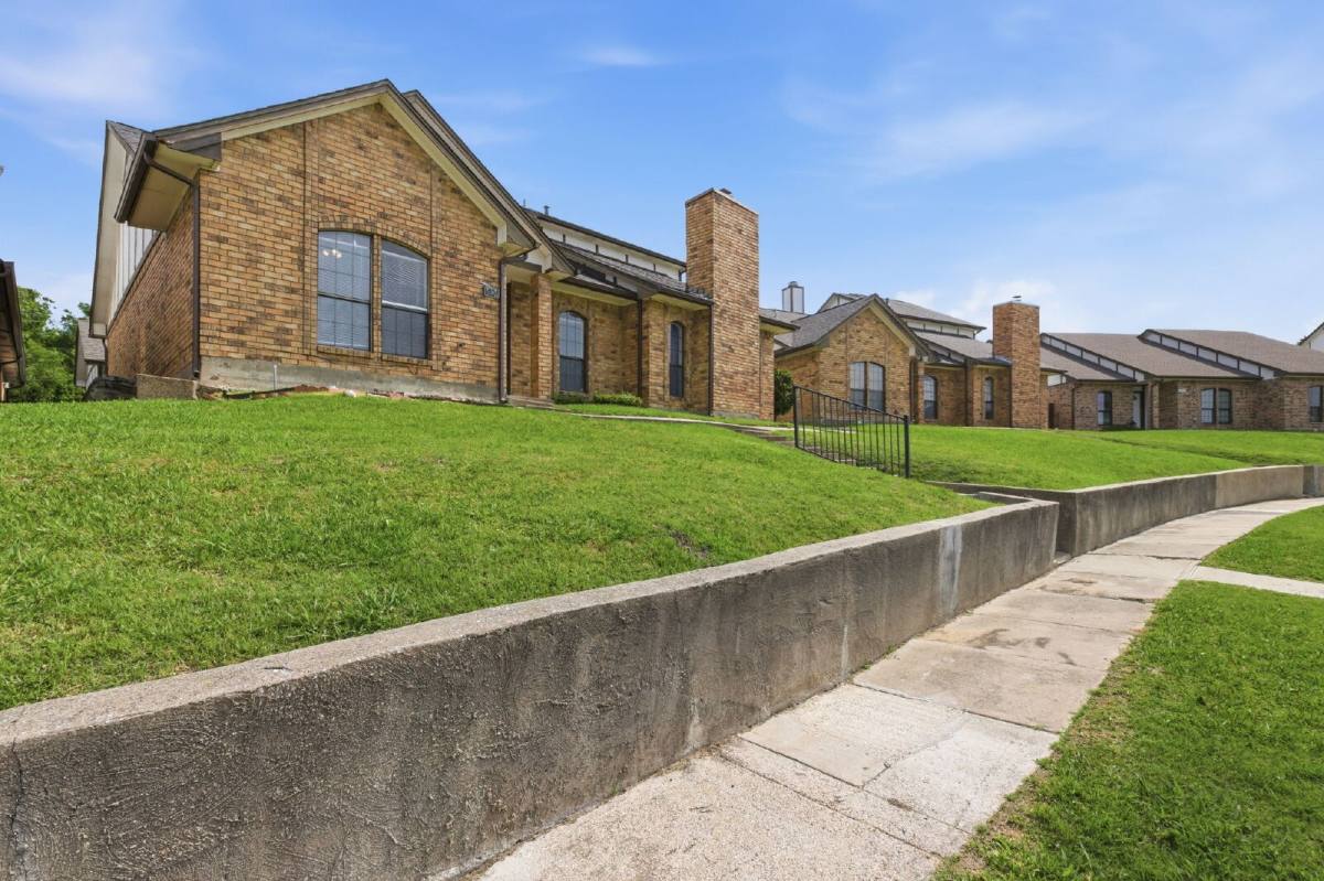 House for rent at 6324 Alissa Dr, Rowlett, TX 75089