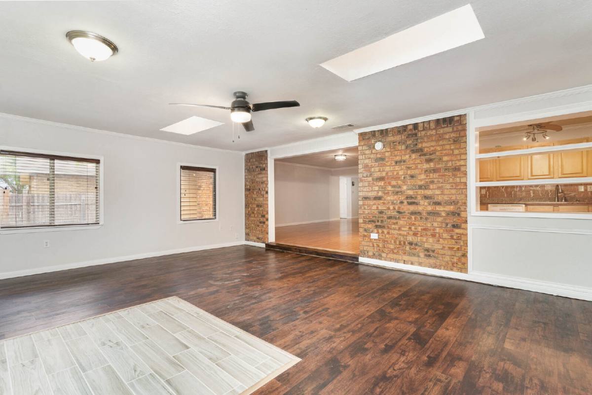 House for rent at 414 E Grenoble Dr, Grand Prairie, TX 75052