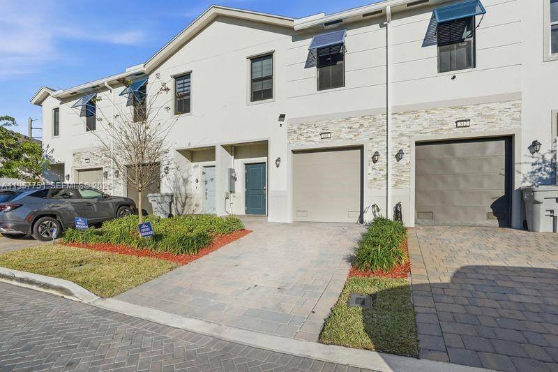 Townhouse for rent at 816 NW 3rd Terrace #818, Pompano Beach, FL 33060