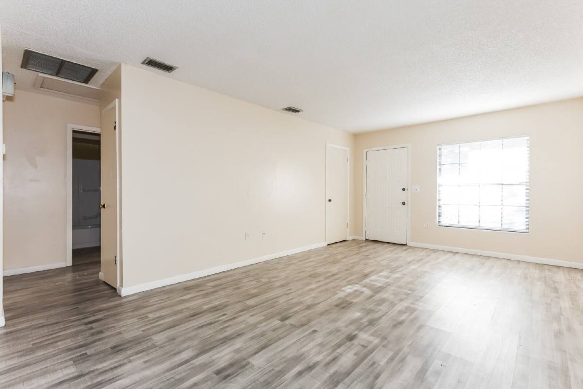 Apartment for rent at 620 Emerald Ave #1, Lake Wales, FL 33853