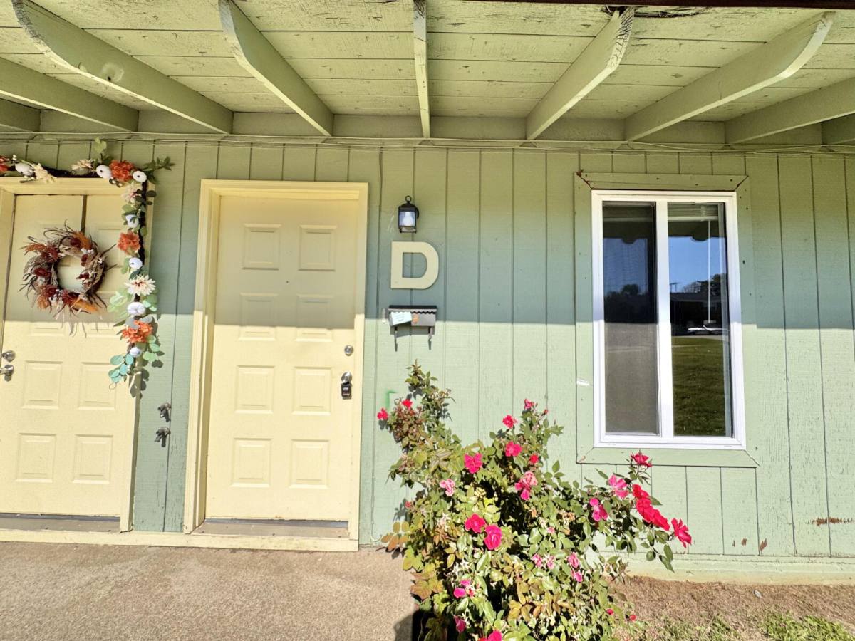 Apartment for rent at 417 Harrodswood Rd #A, Frankfort, KY 40601