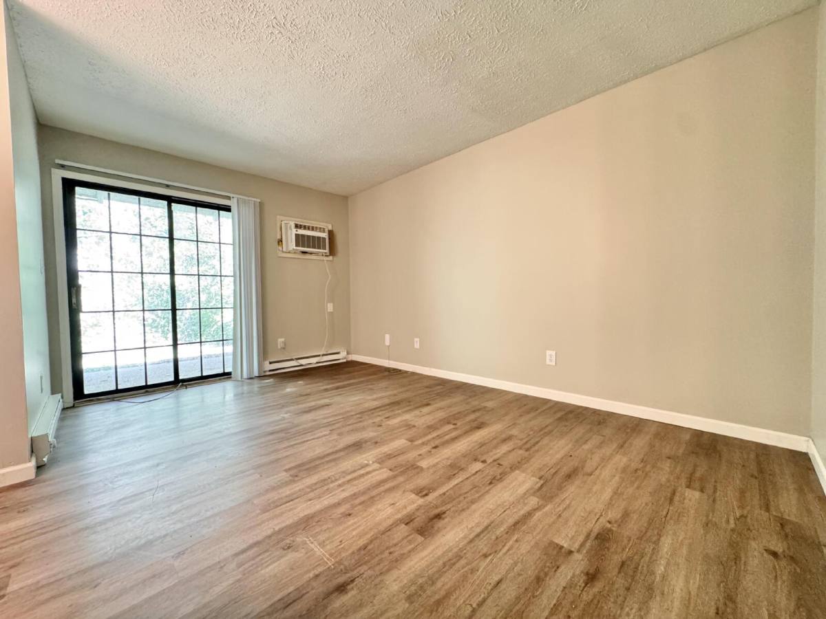 Apartment for rent at 417 Harrodswood Rd #A, Frankfort, KY 40601