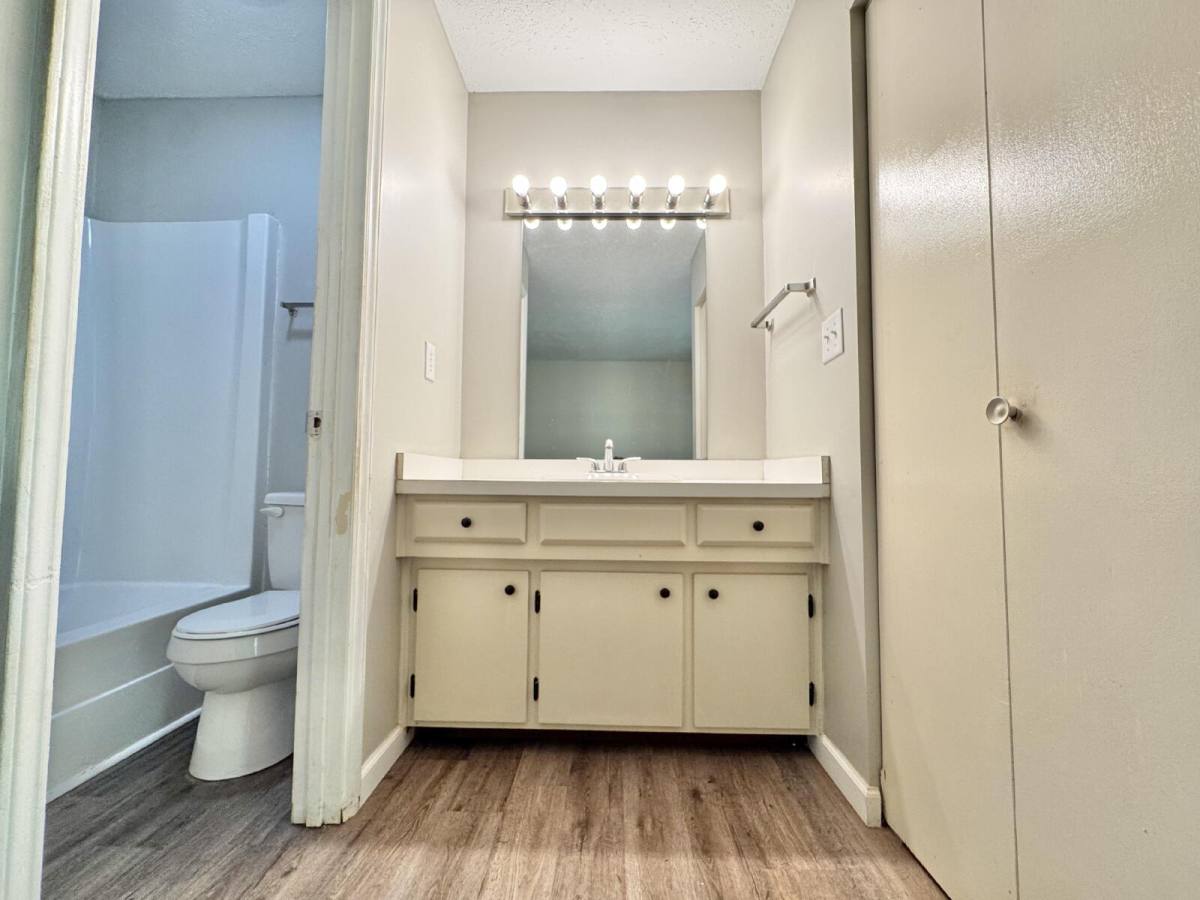 Apartment for rent at 417 Harrodswood Rd #A, Frankfort, KY 40601