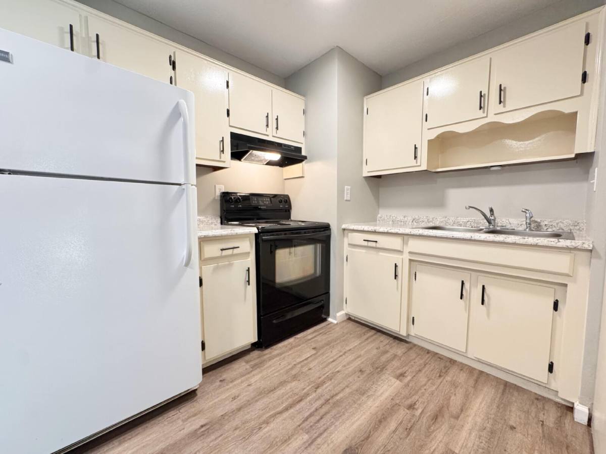 Apartment for rent at 417 Harrodswood Rd #A, Frankfort, KY 40601