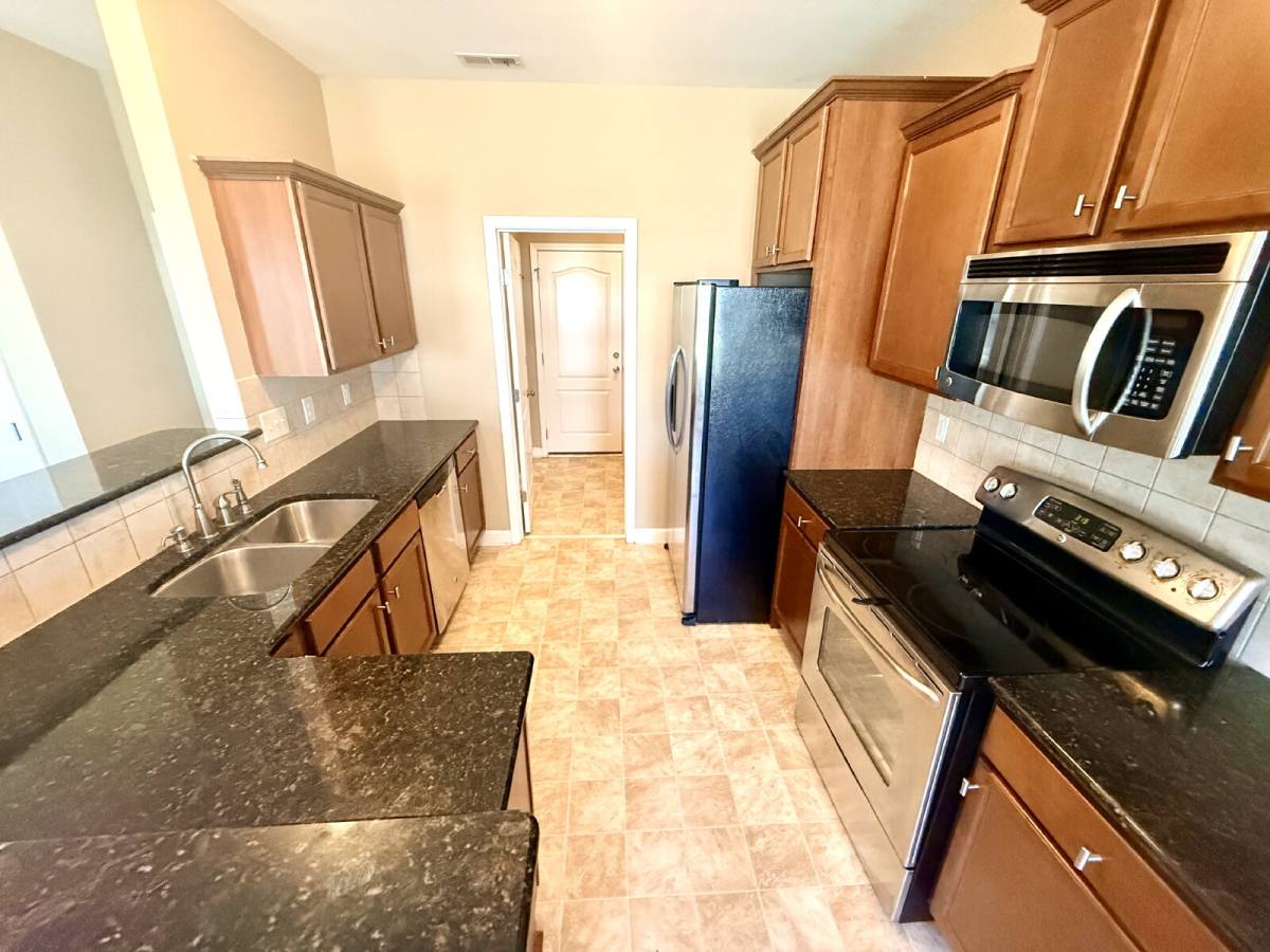House for rent at 1820 Shady Knoll Lane, Fayetteville, NC 28314