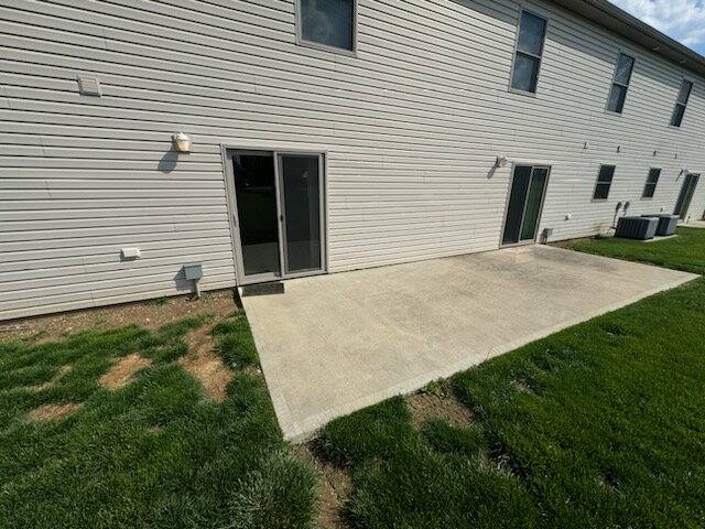 Townhouse for rent at 729 Meadow Glen Ave, Brookville, OH 45309