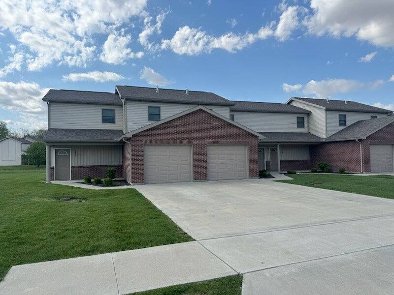 Townhouse for rent at 729 Meadow Glen Ave, Brookville, OH 45309