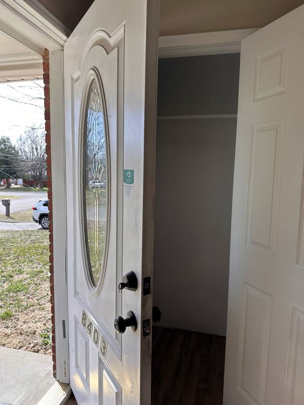 House for rent at 8403 Robin Hill Dr, Louisville, KY 40291
