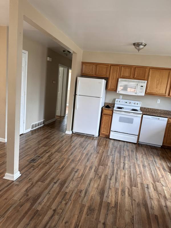 House for rent at 8403 Robin Hill Dr, Louisville, KY 40291
