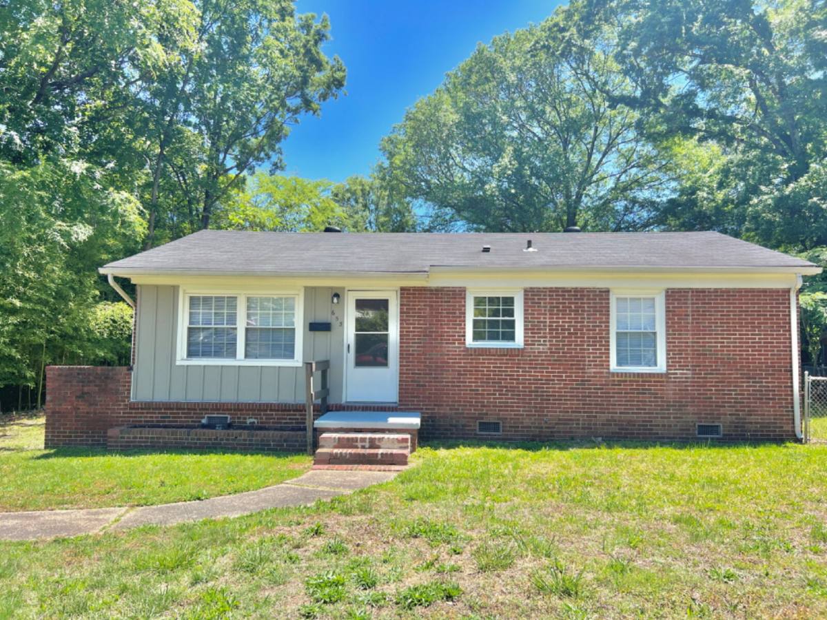 House for rent at 655 Reeves Court, Charlotte, NC 28208