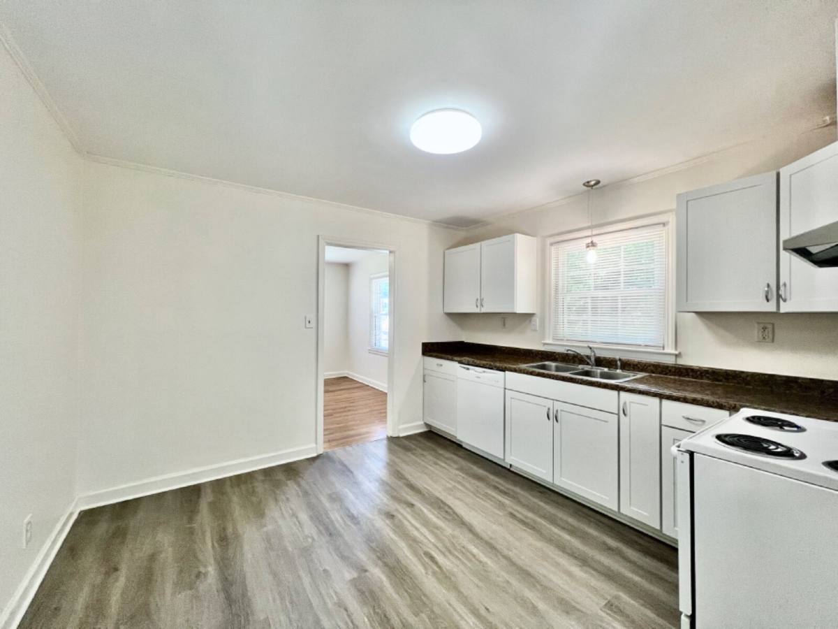 House for rent at 655 Reeves Court, Charlotte, NC 28208