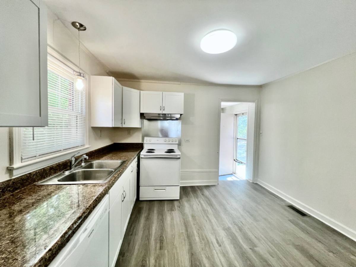 House for rent at 655 Reeves Court, Charlotte, NC 28208