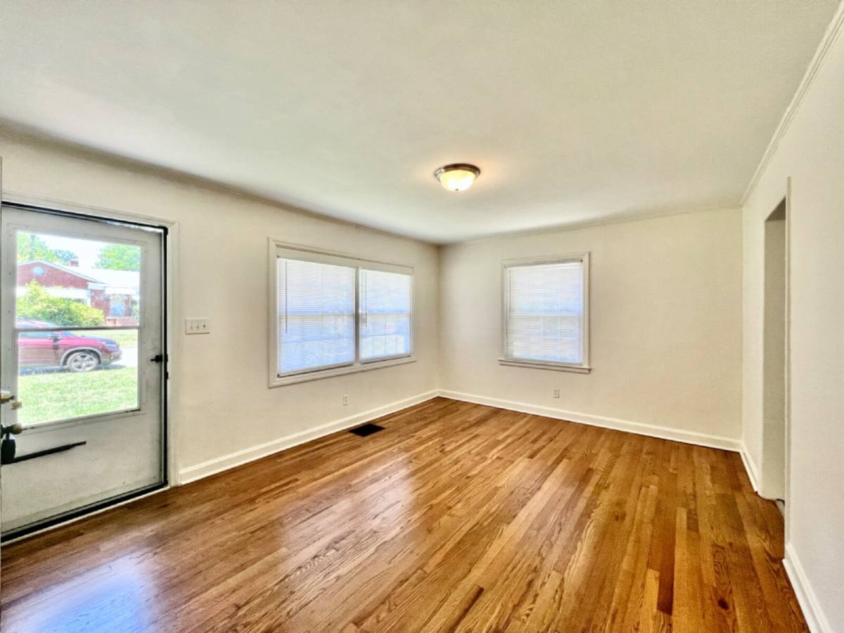 House for rent at 655 Reeves Court, Charlotte, NC 28208