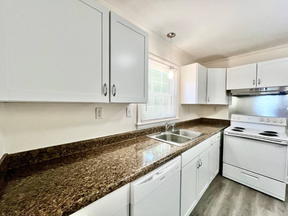 House for rent at 655 Reeves Court, Charlotte, NC 28208