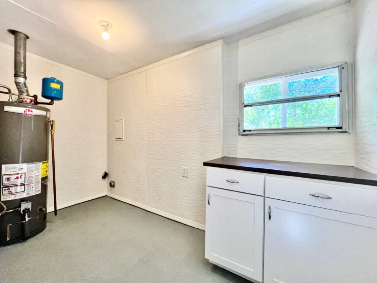 House for rent at 655 Reeves Court, Charlotte, NC 28208