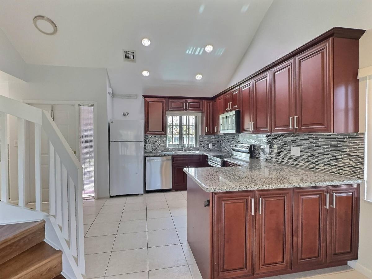 Townhouse for rent at 2652 Riverside Dr, Coral Springs, FL 33065