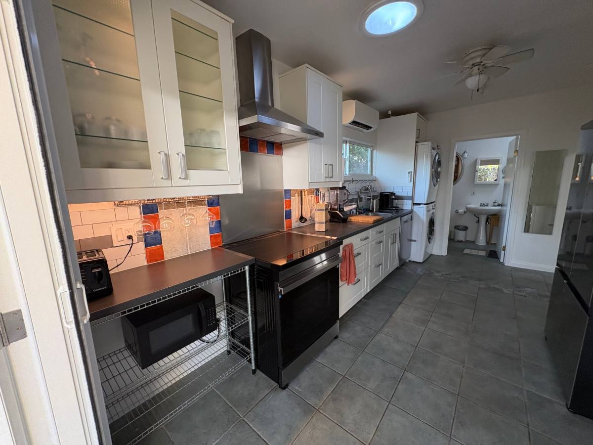 House for rent at 3139 Veteran Ave, Los Angeles, CA 90034