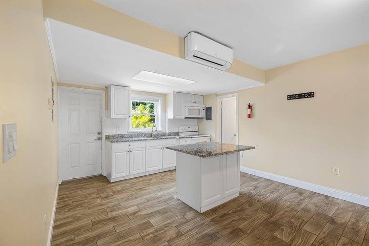 Apartment for rent at 5409 N Flagler Dr, West Palm Beach, FL 33407
