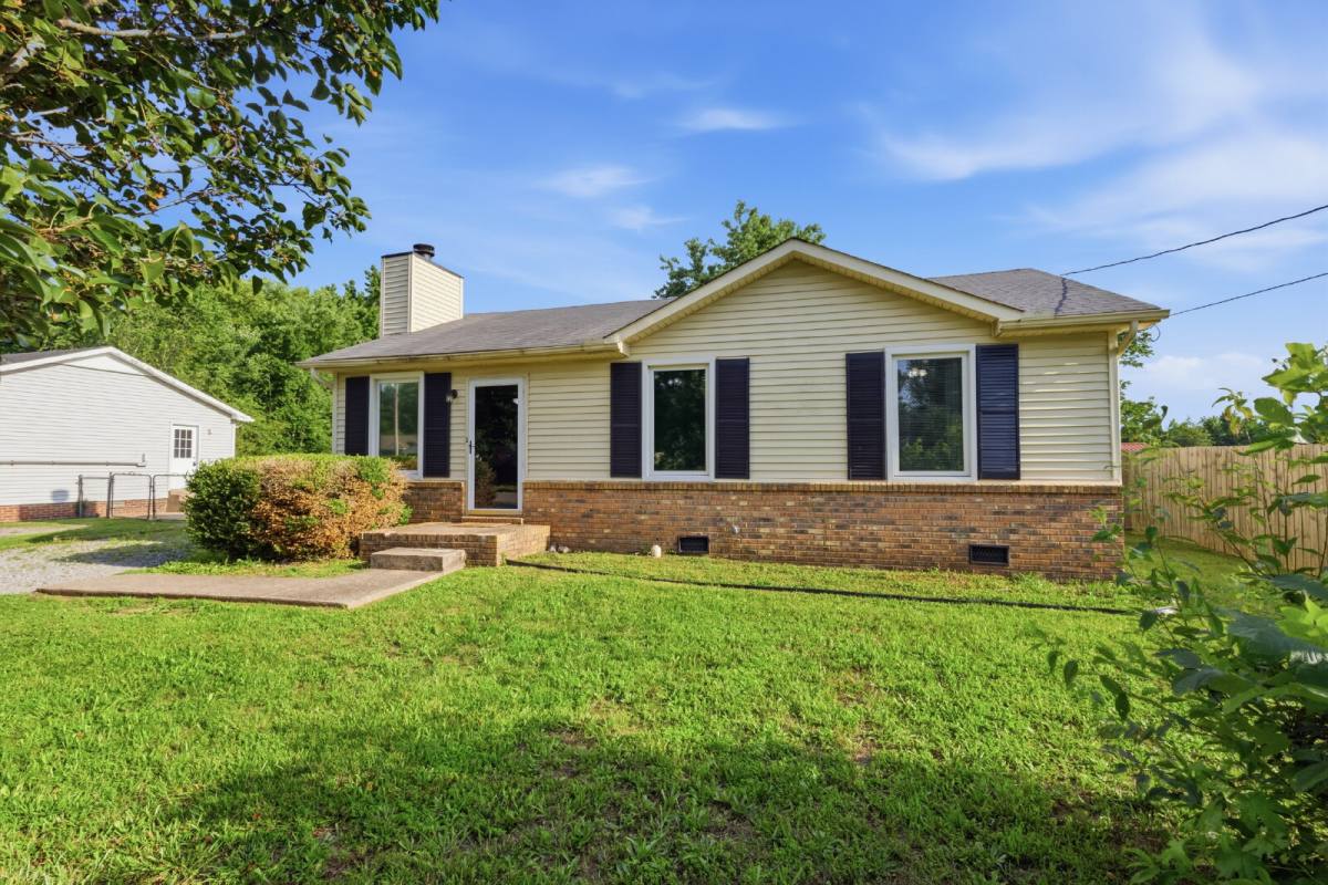 House for rent at 688 Debbie Dr, Clarksville, TN 37042