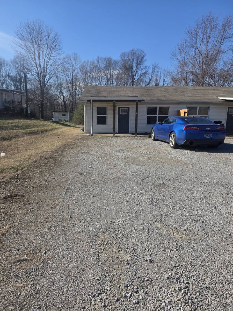 Townhouse for rent at 1165 Claylick Rd #B, White Bluff, TN 37187