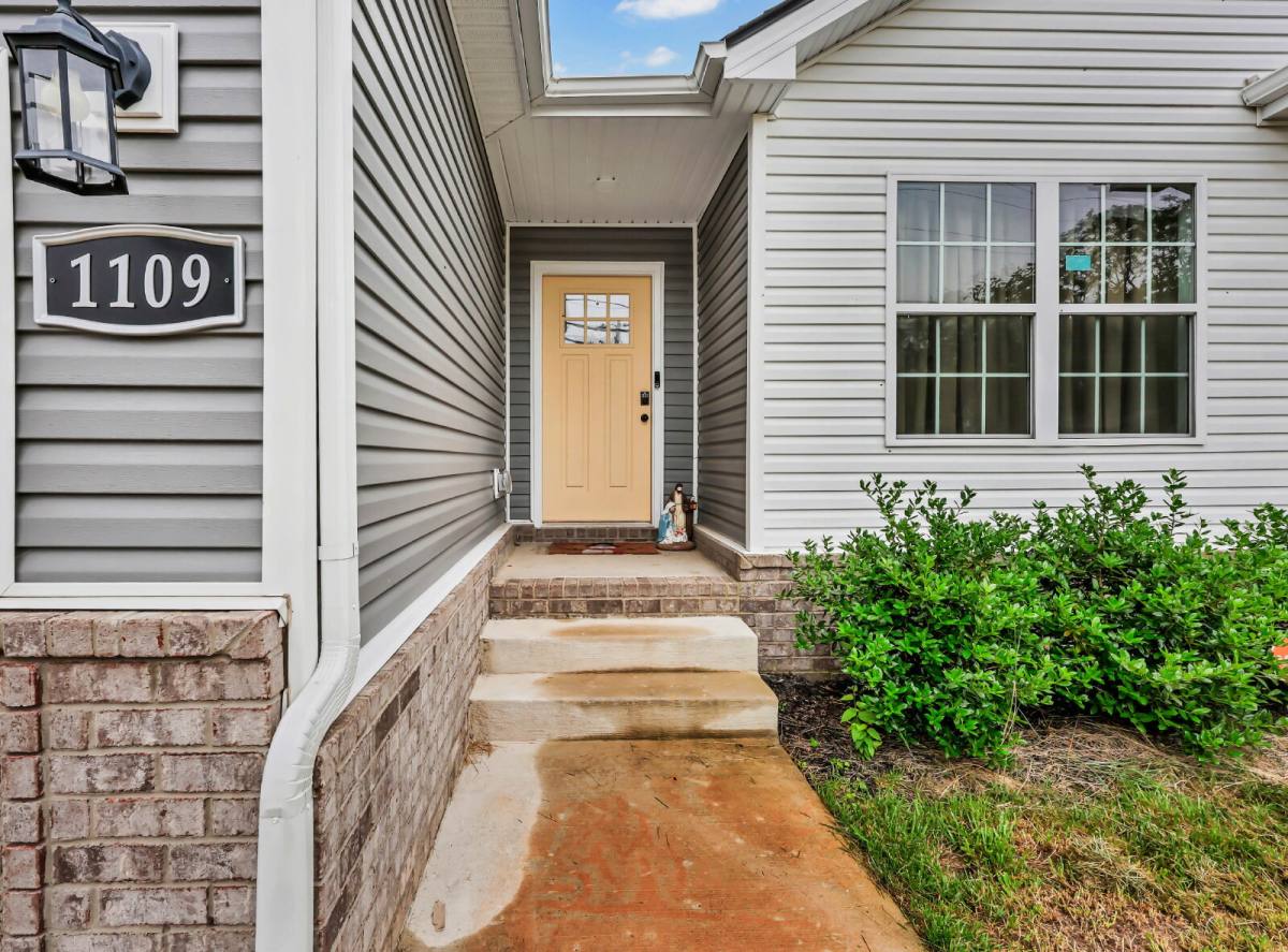 House for rent at 1109 Poppy Seed Dr, Oak Grove, KY 42262