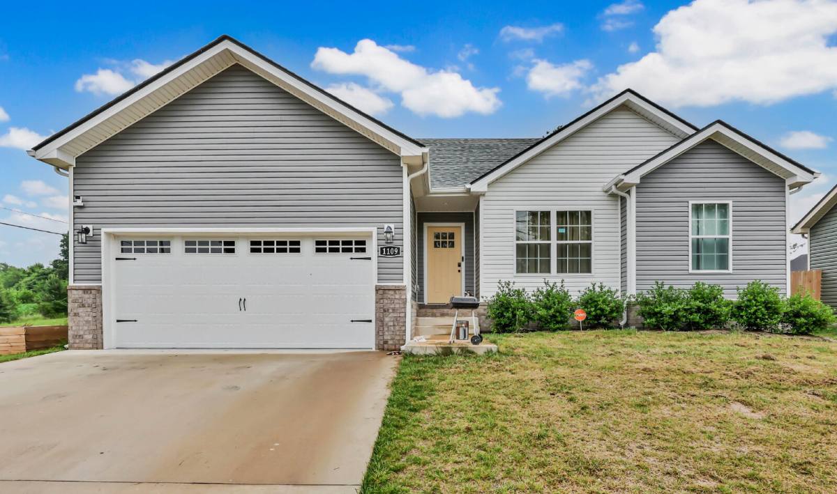 House for rent at 1109 Poppy Seed Dr, Oak Grove, KY 42262