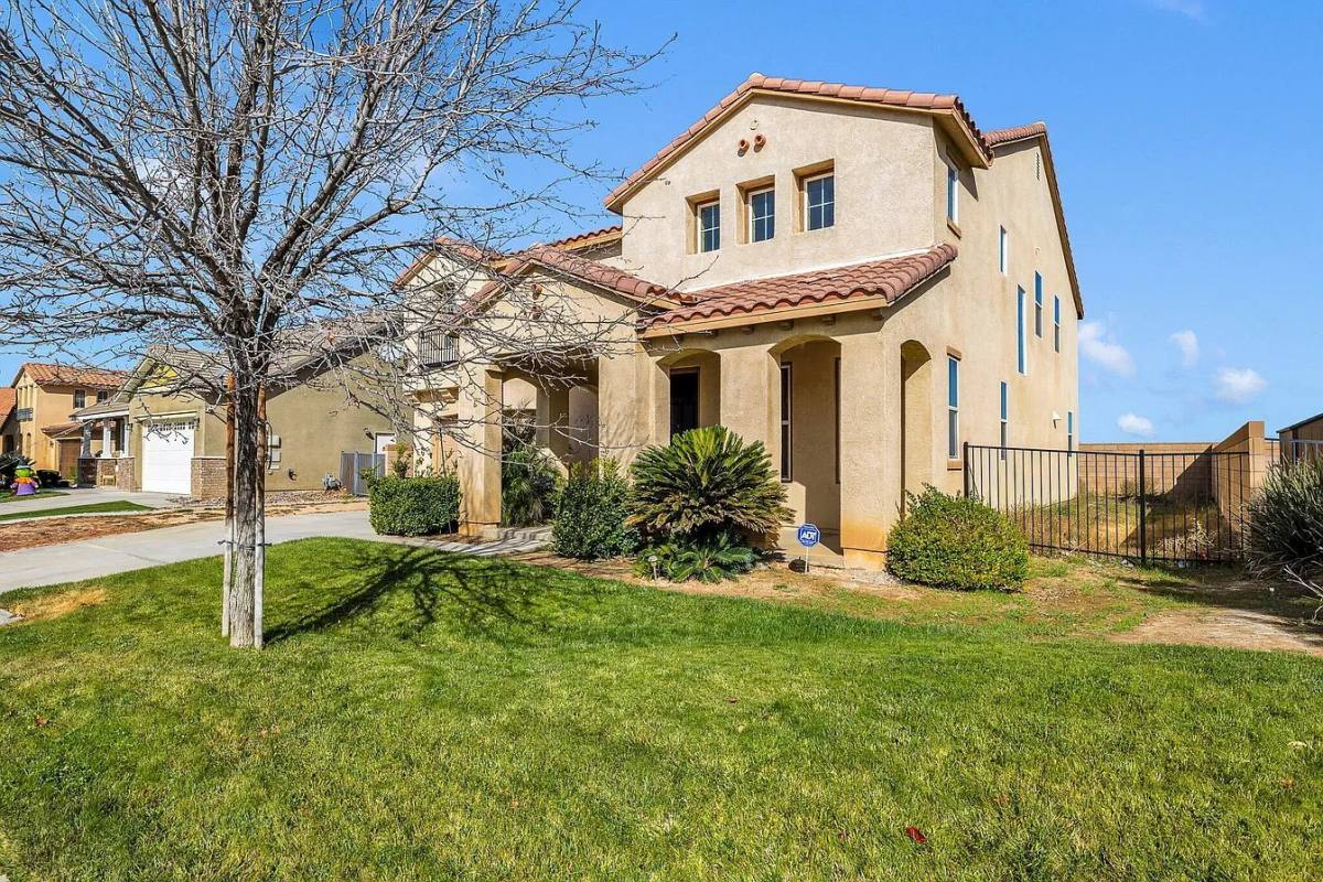 House for rent at 5819 W Ave #K9, Lancaster, CA 93536