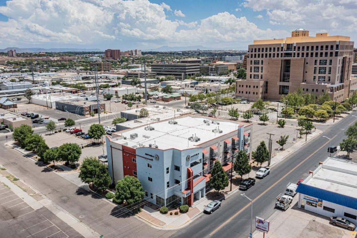 Apartment for rent at 950 4th St NW, Albuquerque, NM 87102