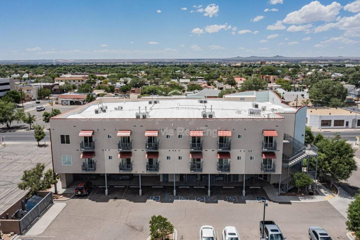 Apartment for rent at 950 4th St NW, Albuquerque, NM 87102