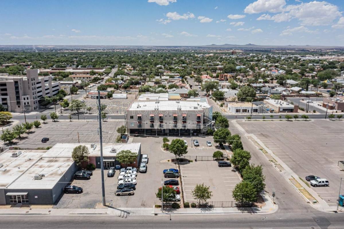 Apartment for rent at 950 4th St NW, Albuquerque, NM 87102