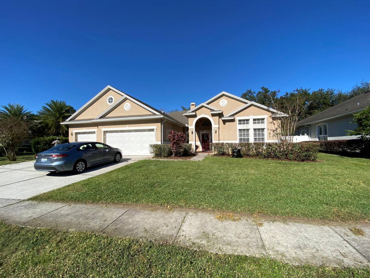 House for rent at 10885 Piping Rock Circle, Orlando, FL 32817