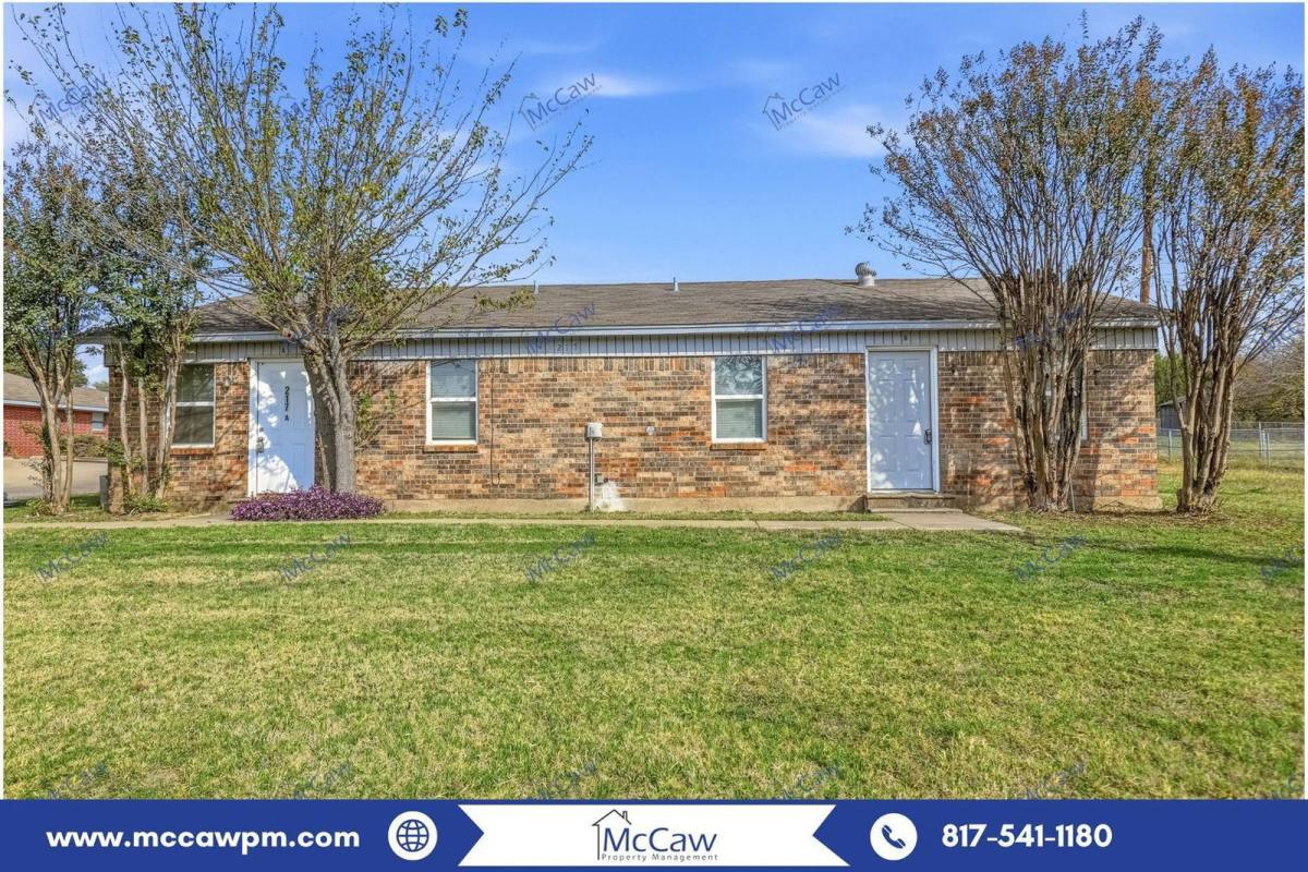 Apartment for rent at 217 Joyce St #B, Weatherford, TX 76085