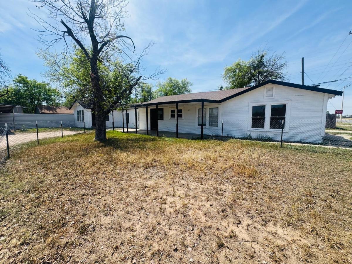 House for rent at 417 N Jefferson St, San Angelo, TX 76901