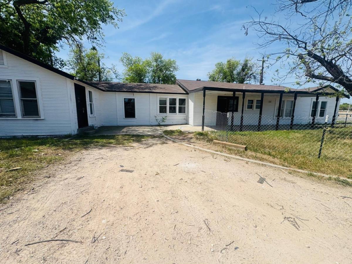 House for rent at 417 N Jefferson St, San Angelo, TX 76901