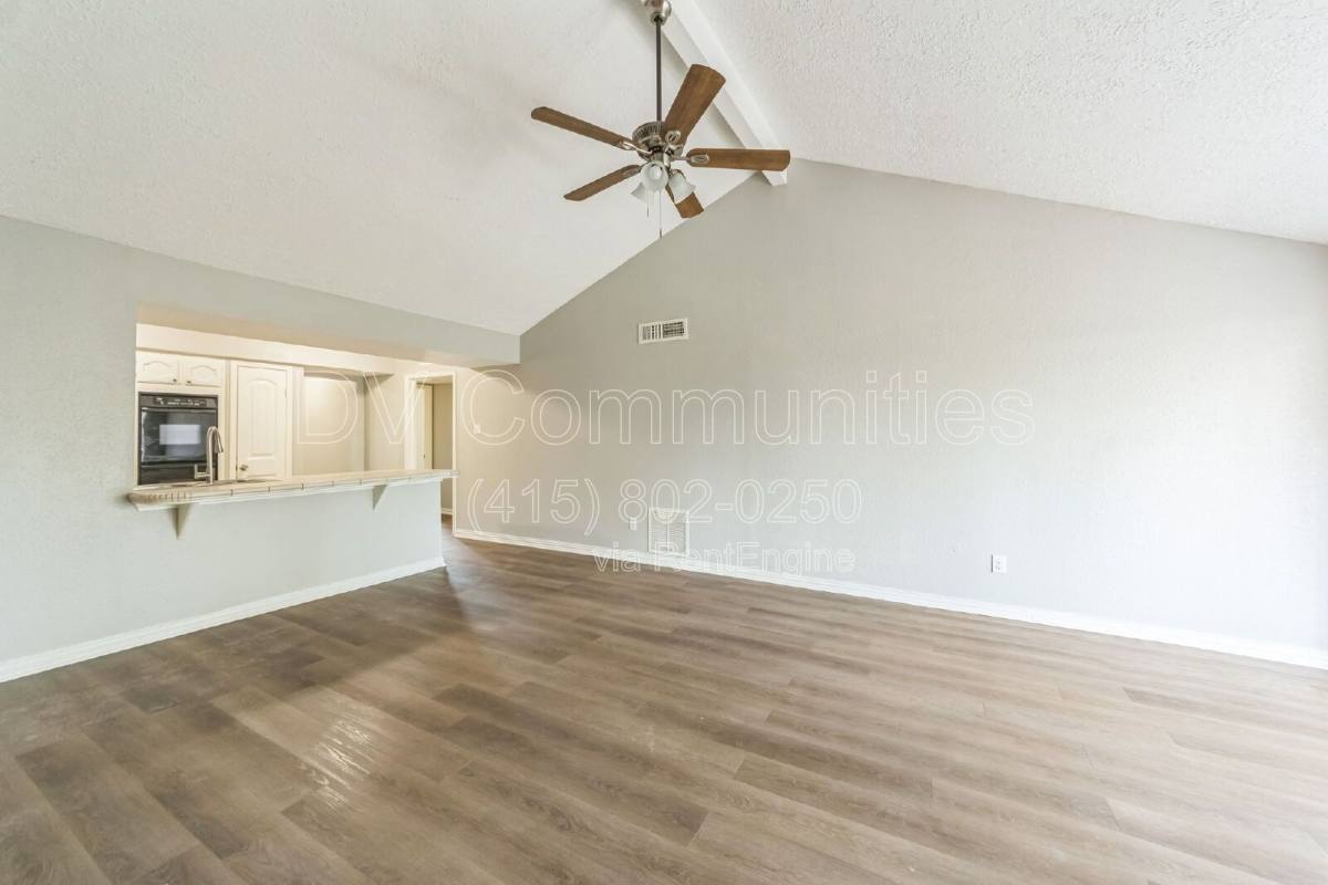 House for rent at 809 Willow Creek Dr, La Porte, TX 77571