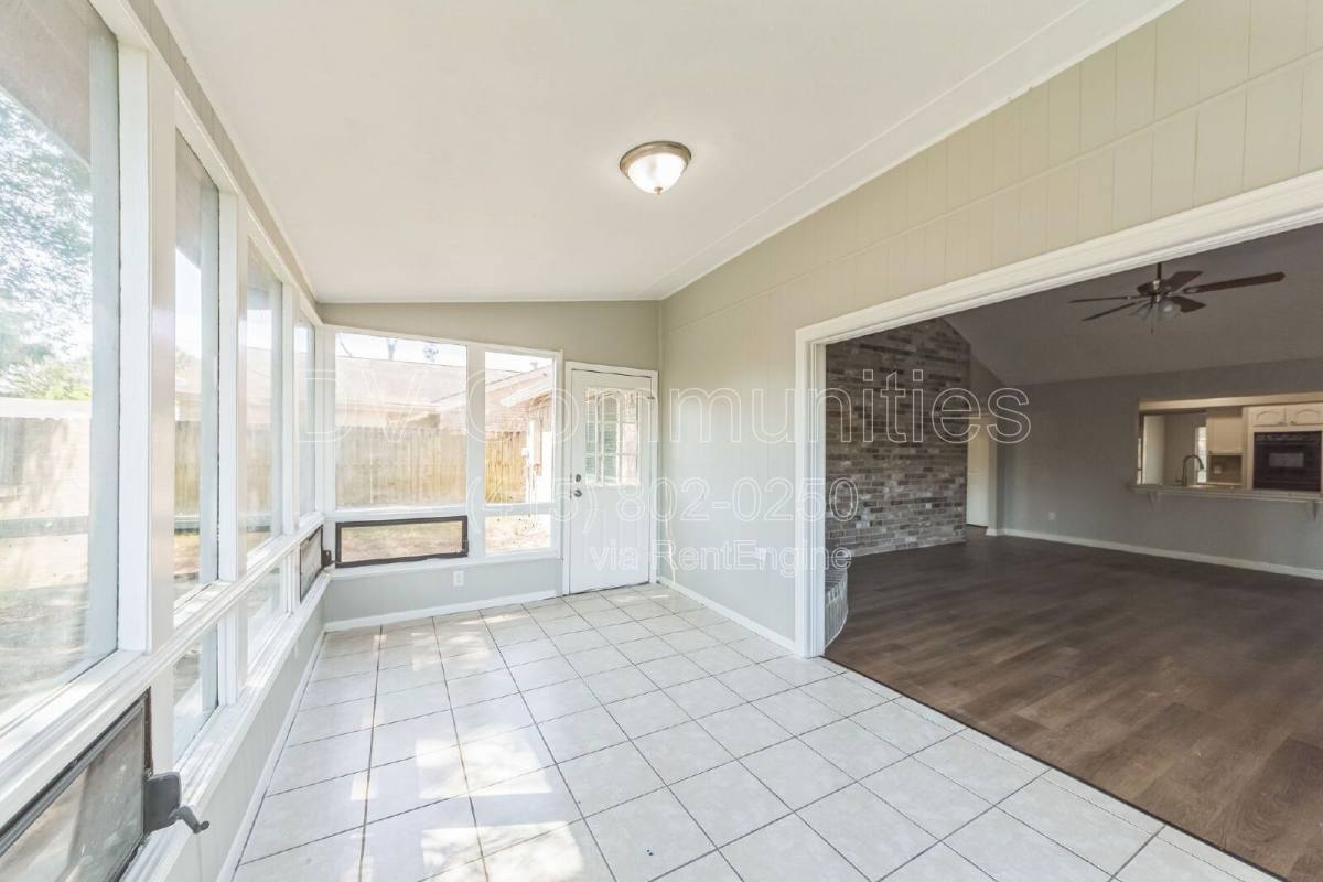 House for rent at 809 Willow Creek Dr, La Porte, TX 77571