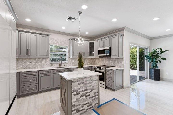 House for rent at 522 Lucky Lane, Delray Beach, FL 33444