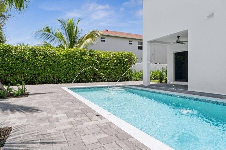 House for rent at 522 Lucky Lane, Delray Beach, FL 33444