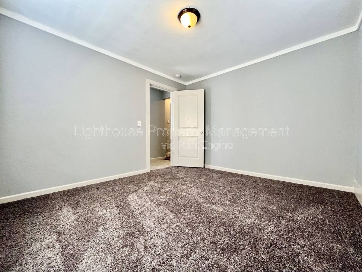 Apartment for rent at 81 Delaware Ave #2, Muskegon, MI 49442