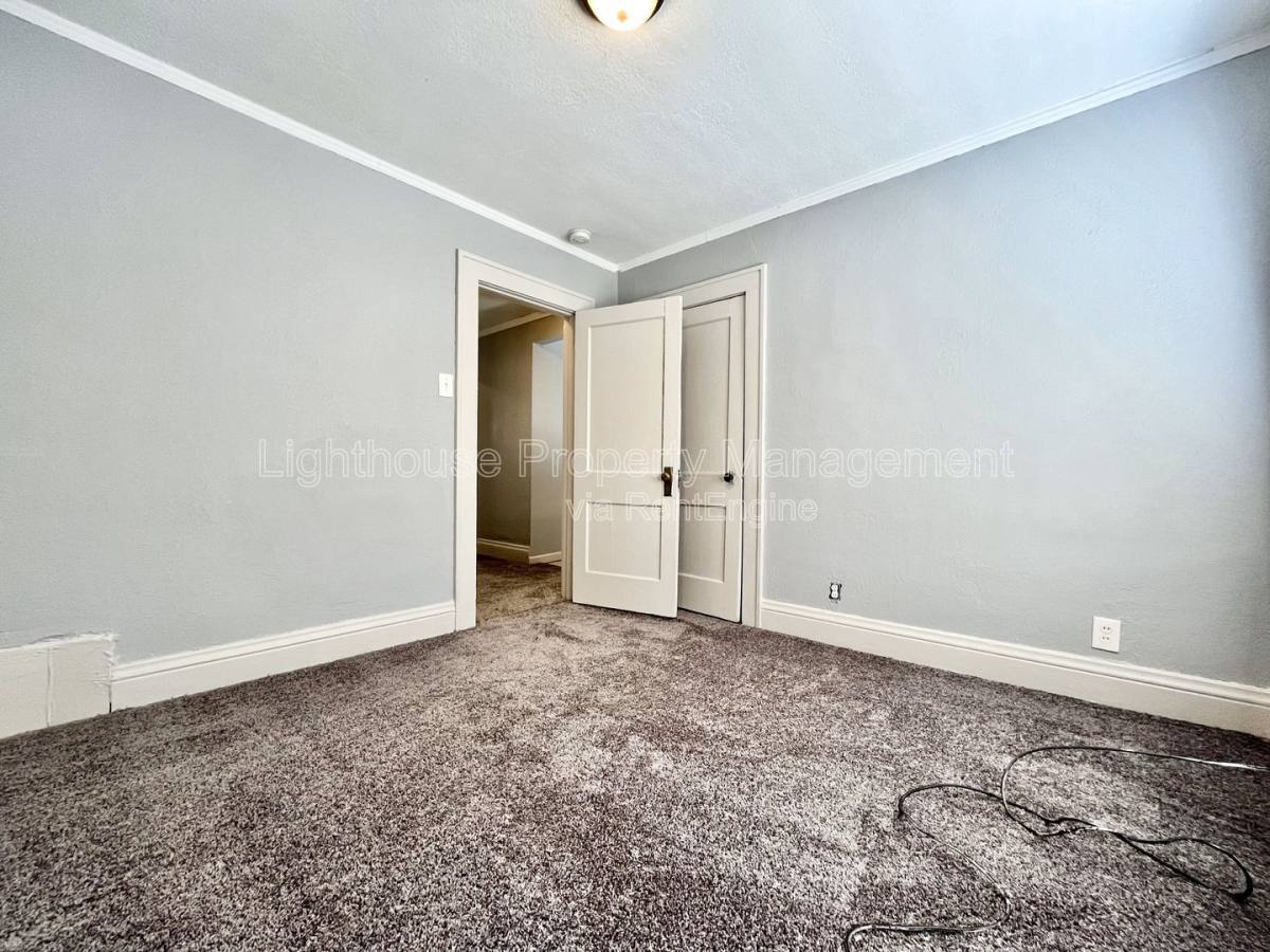 Apartment for rent at 81 Delaware Ave #2, Muskegon, MI 49442
